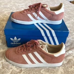 NWOT Womens Adidas Gazelle in Dusty Rose